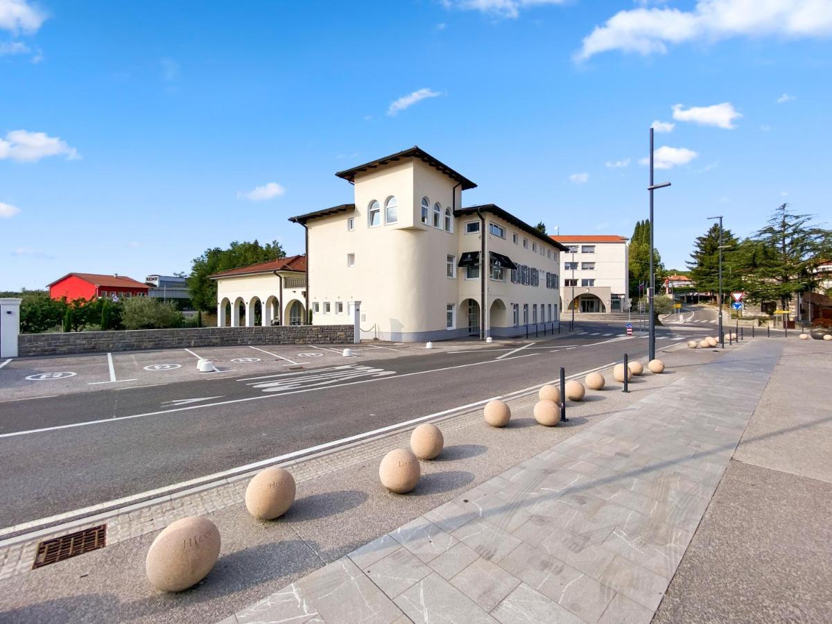 Toscanina Garni Hotel Dobrovo Exterior photo