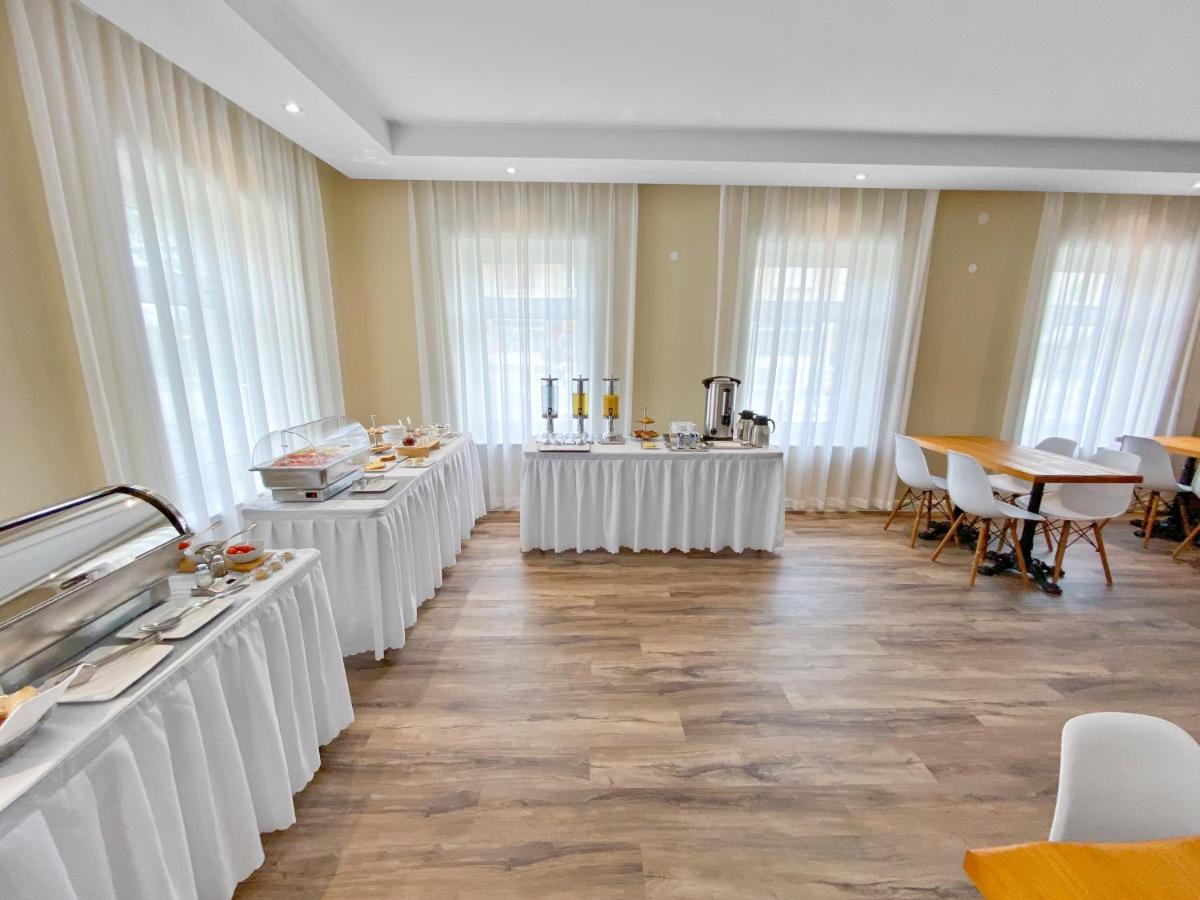 Toscanina Garni Hotel Dobrovo Exterior photo